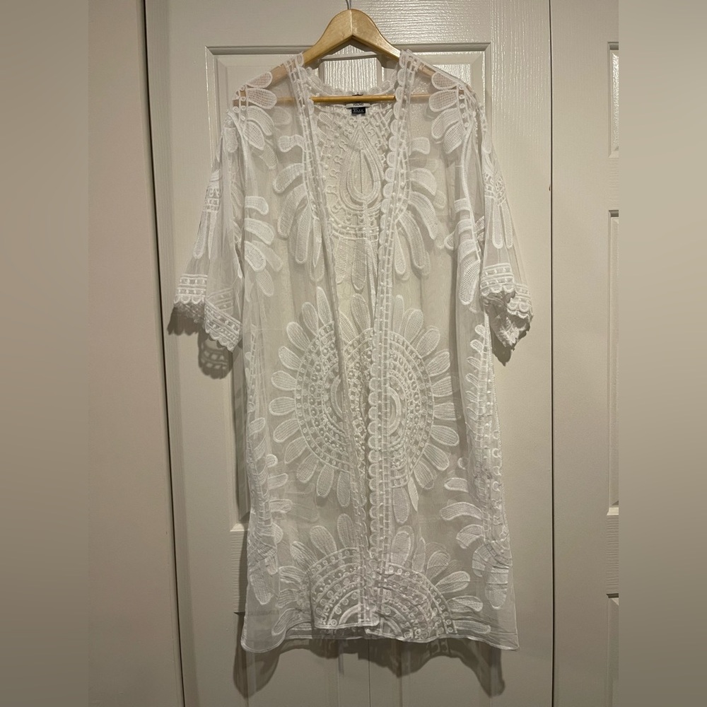 White lace duster